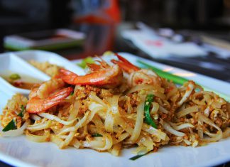Street food in Asia: i piatti più iconici pad thai