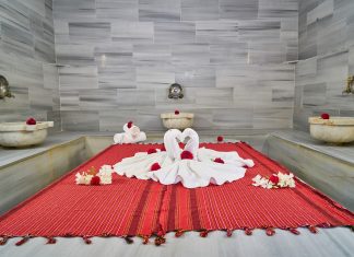 Vacanze relax in Europa: 7 mete da non perdere assolutamente terme coppia foto