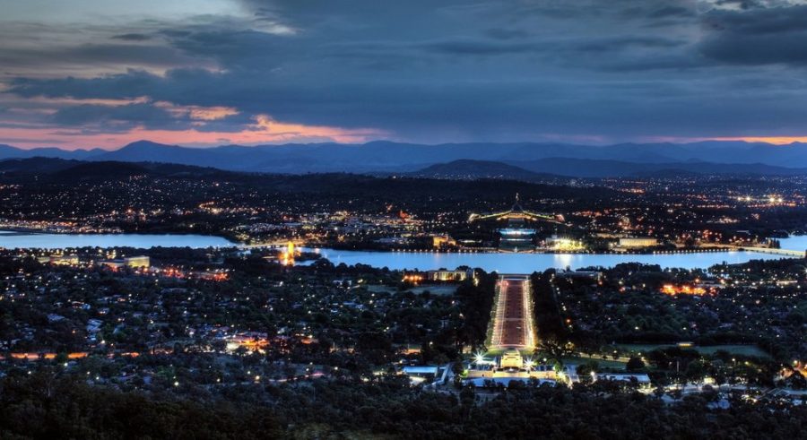 canberra di notte