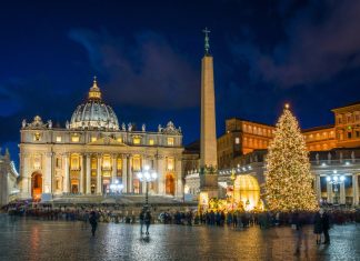 Piazze più iconiche illuminate per Natale piazza san pietro natale