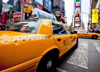 Mezzi di trasporto più iconici al mondo taxi gialli new york