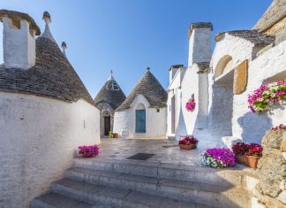 Viaggio in Puglia: 5 luoghi da non perdere alberobello